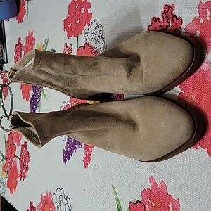 Via Spiga Tan Suede Boots